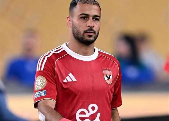 بسبب وعد المدرب.. تفاصيل ثورة لاعب الأهلي أحمد رضا على الحسين عموته